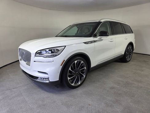 Used 2024 Lincoln Aviator Reserve w/ Equipment Group 201A image 8