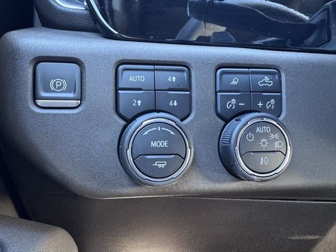 Used 2024 Chevrolet Silverado 1500 LTZ image 34