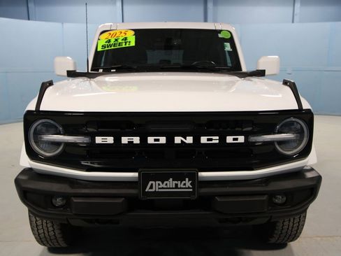Used 2025 Ford Bronco Outer Banks image 25