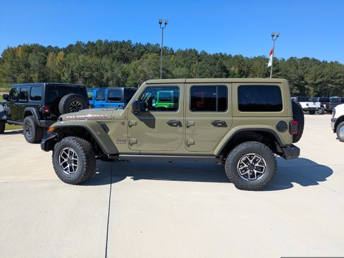 New 2025 Jeep Wrangler Rubicon image 5