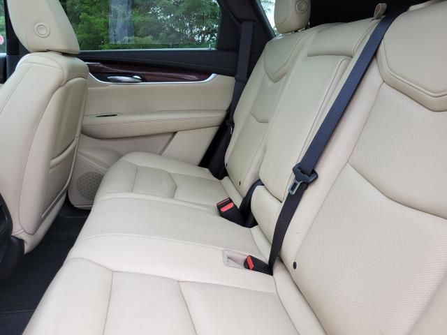 Used 2017 Cadillac XT5 Luxury w/ Driver Awareness Package AWD/4WD image 12