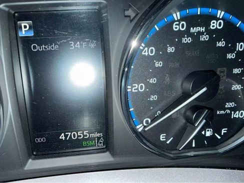 Used 2018 Toyota RAV4 Limited image 15