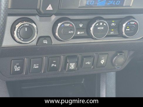 Used 2021 Toyota Tacoma TRD Off-Road w/ Technology Package AWD/4WD image 33