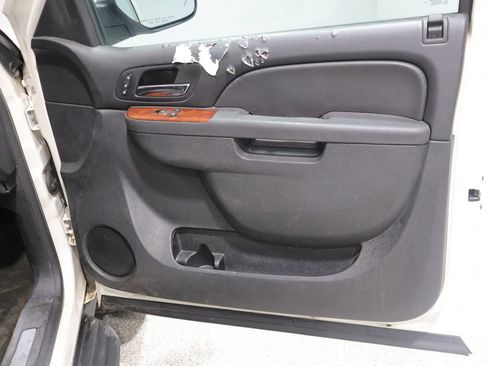Used 2013 Chevrolet Suburban LTZ AWD/4WD image 24