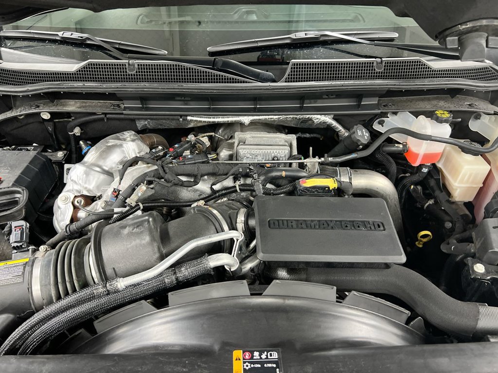 Used 2023 Chevrolet Silverado 2500 LT w/ Midnight Edition AWD/4WD image 24