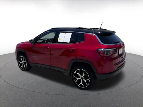 Used 2025 Jeep Compass Limited AWD/4WD image 10