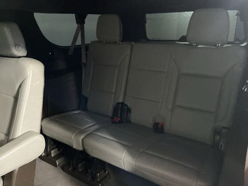 Used 2021 Chevrolet Suburban Z71 w/ Z71 Off-Road Package image 29