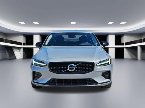 Used 2024 Volvo S60 B5 Core FWD image 9