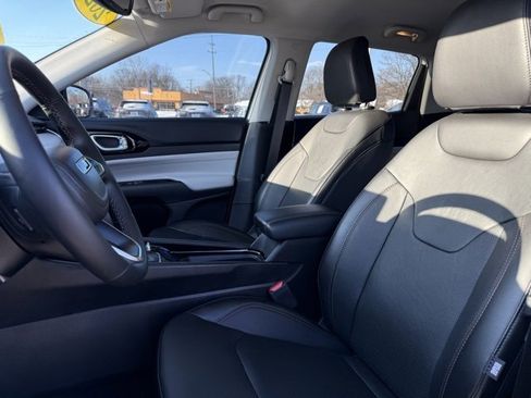 Certified 2022 Jeep Compass Limited image 12