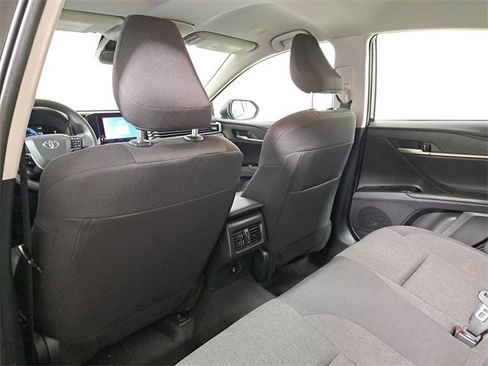 Used 2025 Toyota Camry LE image 11