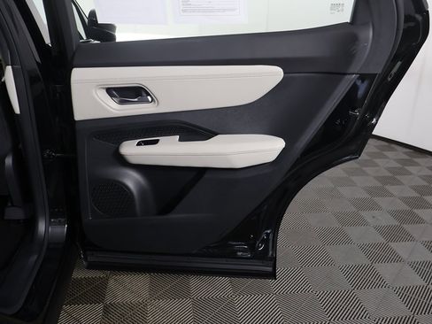 Used 2024 Nissan Ariya FWD image 29