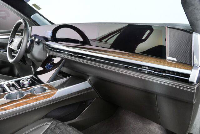 Certified 2026 Cadillac Escalade Platinum Sport w/ LPO, ONYX Package AWD/4WD image 26
