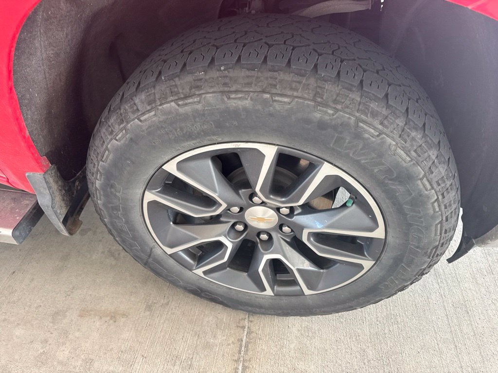 Used 2024 Chevrolet Silverado 1500 LT AWD/4WD image 4