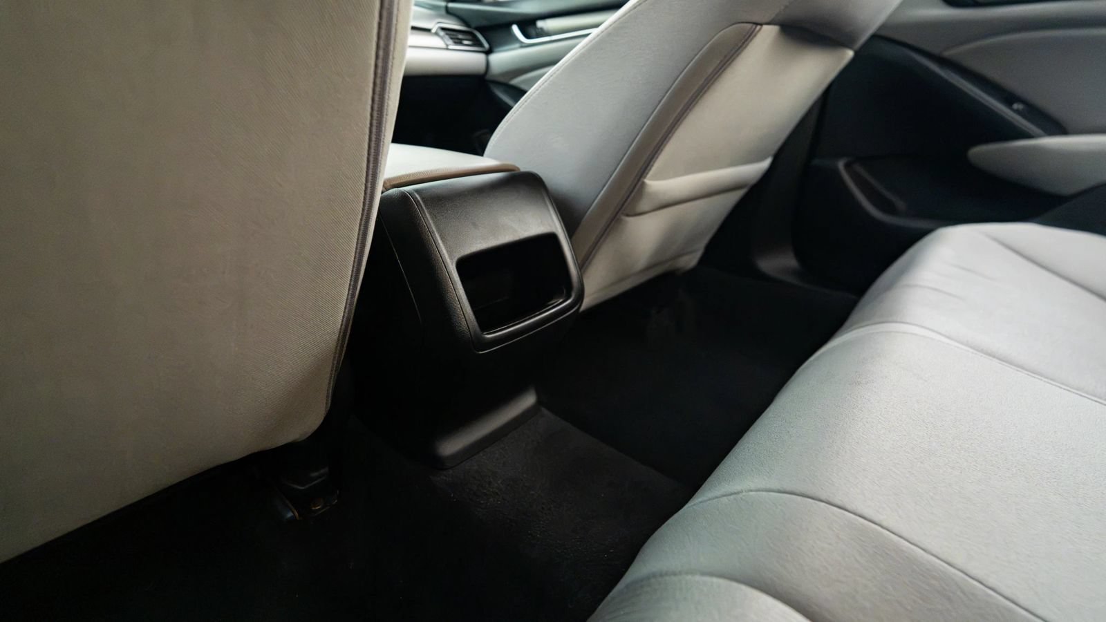 Used 2018 Honda Accord LX image 23