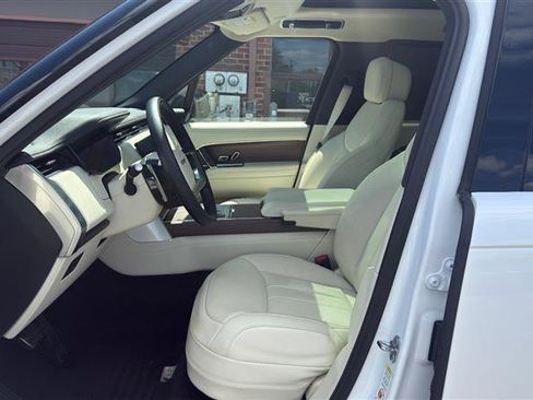 Used 2025 Land Rover Range Rover SE AWD/4WD image 31