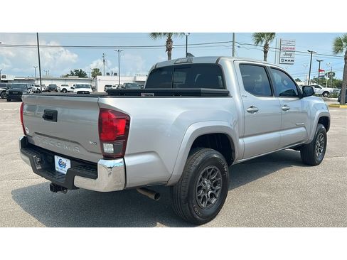 Used 2018 Toyota Tacoma SR5 RWD image 5