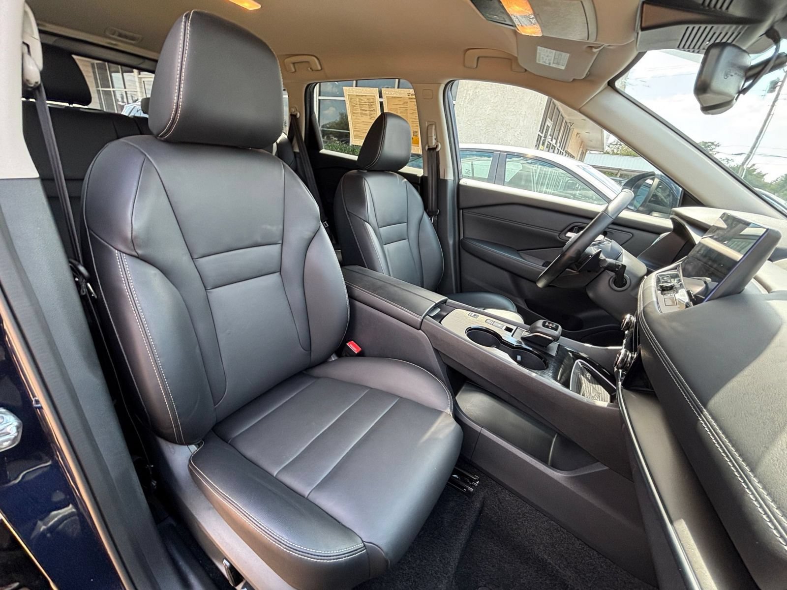 Used 2026 Nissan Rogue SL FWD image 38