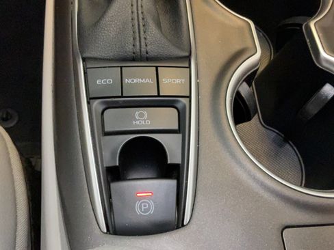 Used 2024 Toyota Camry XLE FWD image 18