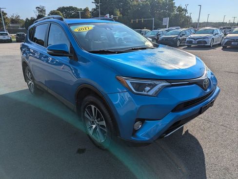 Used 2017 Toyota RAV4 XLE w/ Plus Special Value Package AWD/4WD image 7