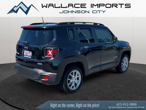 Used 2022 Jeep Renegade Latitude AWD/4WD image 5