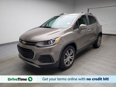 Used 2020 Chevrolet Trax LT w/ LT Convenience Package FWD image 1