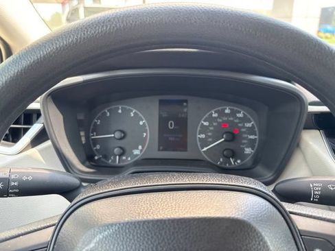 Used 2025 Toyota Corolla LE FWD image 13