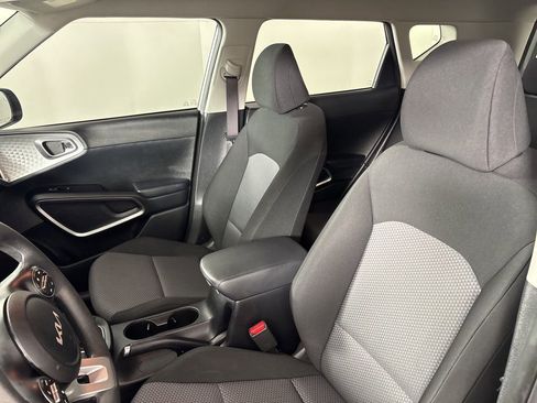 Used 2023 Kia Soul LX w/ Option Group 015 FWD image 27