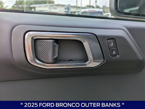 New 2025 Ford Bronco Outer Banks image 15