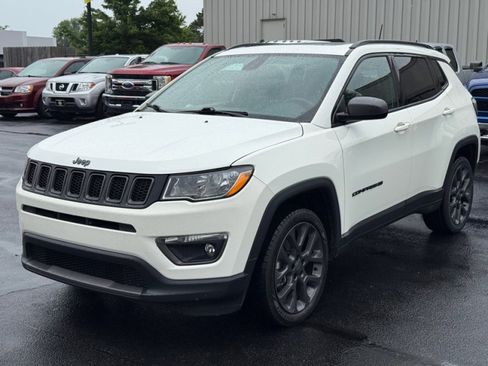 Used 2021 Jeep Compass Latitude w/ Sun and Sound Group AWD/4WD image 4