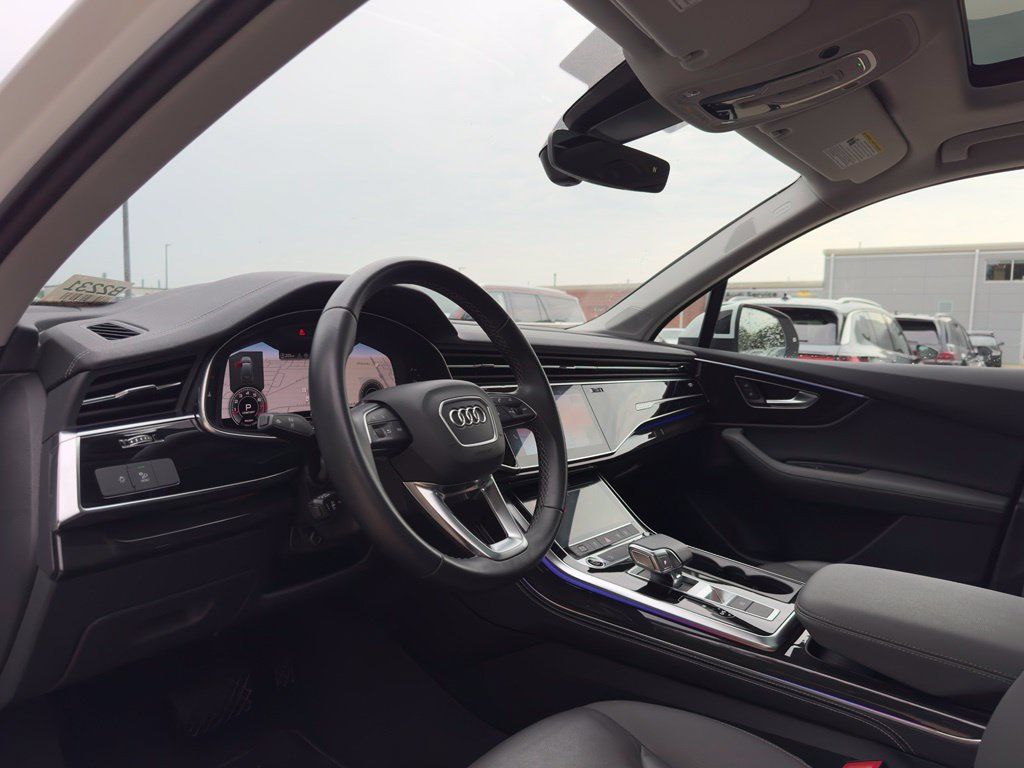 Used 2025 Audi Q7 3.0T Premium Plus AWD/4WD image 4