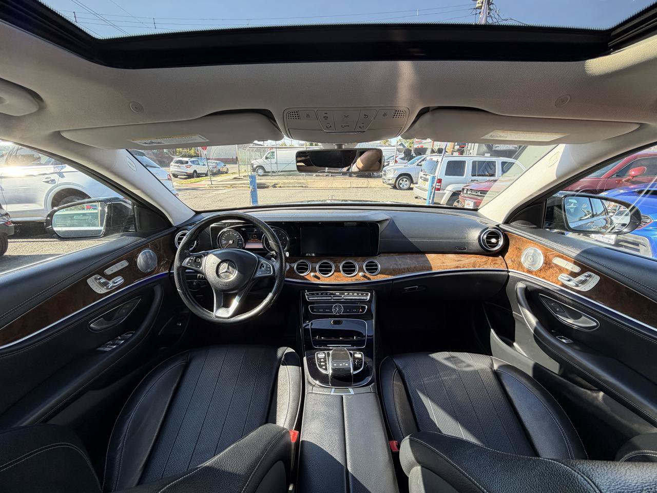 Used 2017 Mercedes-Benz E 300 4MATIC w/ Premium 1 Package image 25