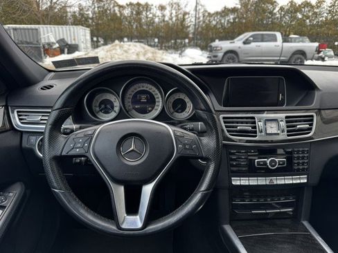 Used 2014 Mercedes-Benz E 550 4MATIC Sedan w/ Premium 1 Package image 25