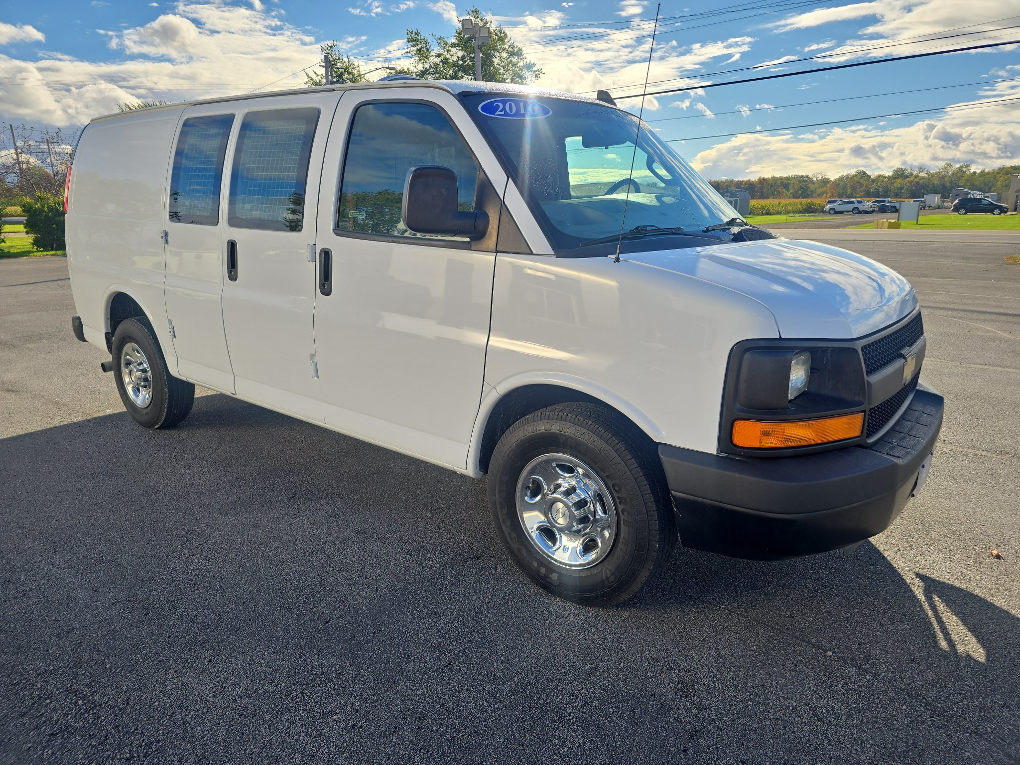 Used 2016 Chevrolet Express 2500 RWD image 6