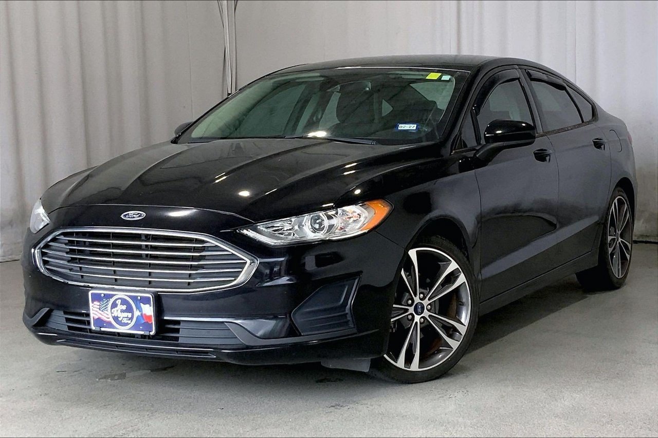 Used 2019 Ford Fusion SE FWD image 2