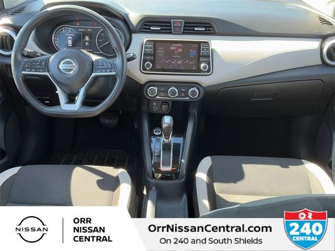 Used 2021 Nissan Versa SV image 14