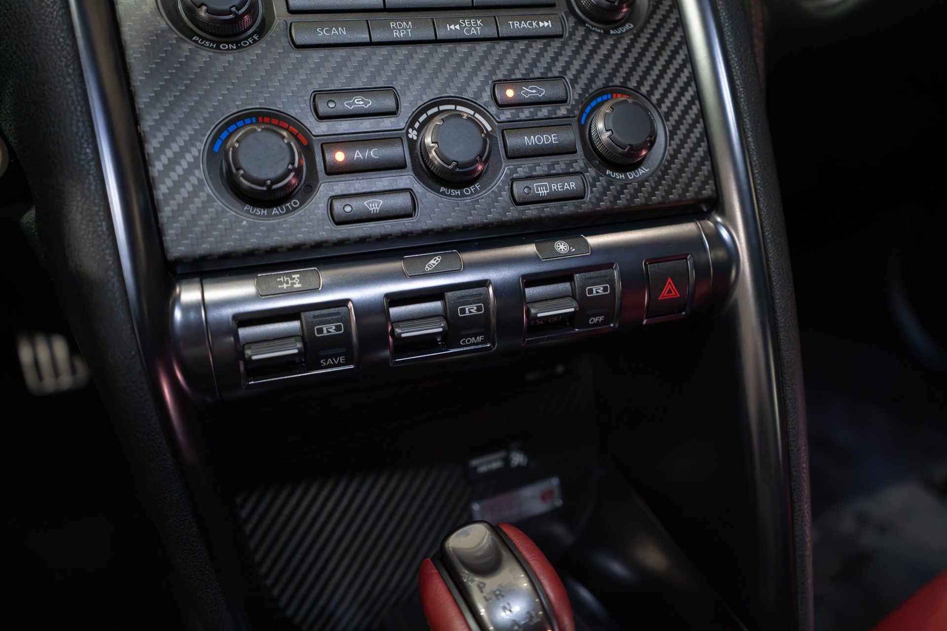 Used 2016 Nissan GT-R NISMO AWD/4WD image 20