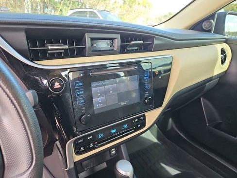 Used 2017 Toyota Corolla LE image 24