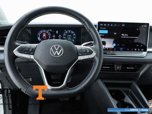 Used 2025 Volkswagen Tiguan SE w/ Panoramic Sunroof Package AWD/4WD image 20