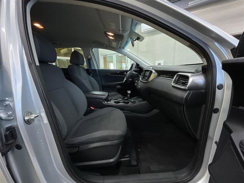 Used 2019 Kia Sorento L image 26