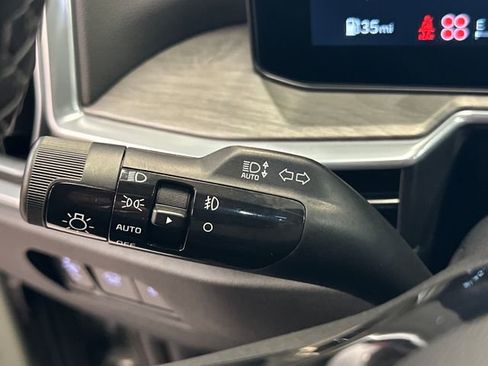 Used 2025 Kia Sorento SX AWD/4WD image 36