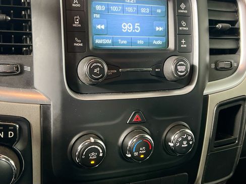Used 2019 RAM 1500 Classic SLT AWD/4WD image 25