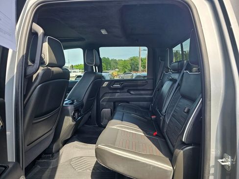 Used 2025 GMC Sierra 2500 AT4X w/ AT4X AEV Edition AWD/4WD image 17
