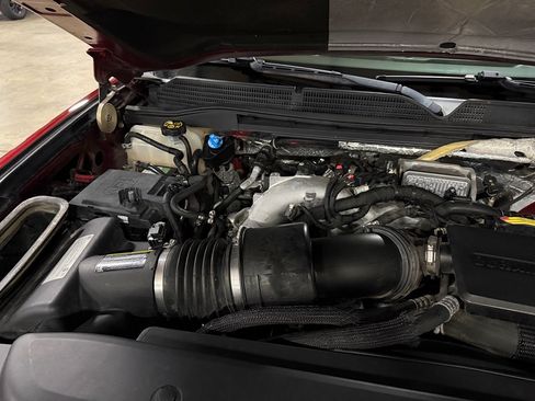 Used 2018 GMC Sierra 2500 Denali w/ Duramax Plus Package AWD/4WD image 28