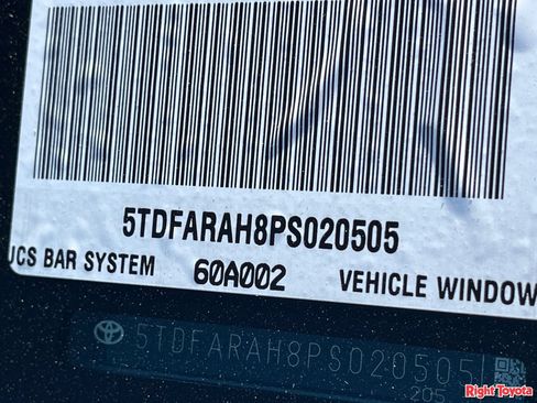 Used 2023 Toyota Highlander Platinum FWD image 34