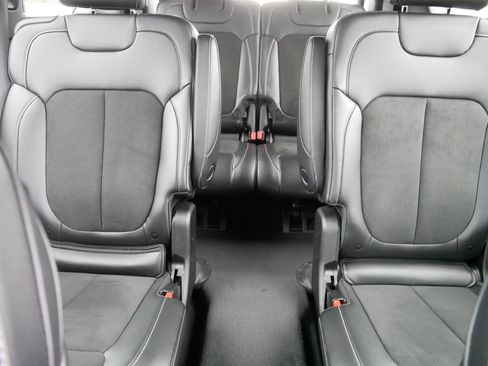 Used 2025 Jeep Grand Cherokee L Altitude image 13