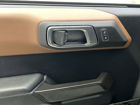 Used 2024 Ford Bronco Outer Banks image 13