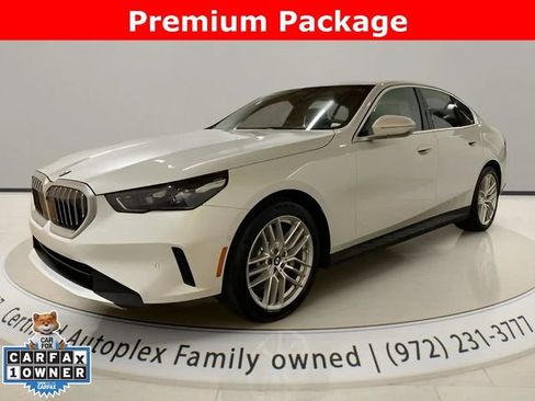 Used 2024 BMW 530i RWD image 1