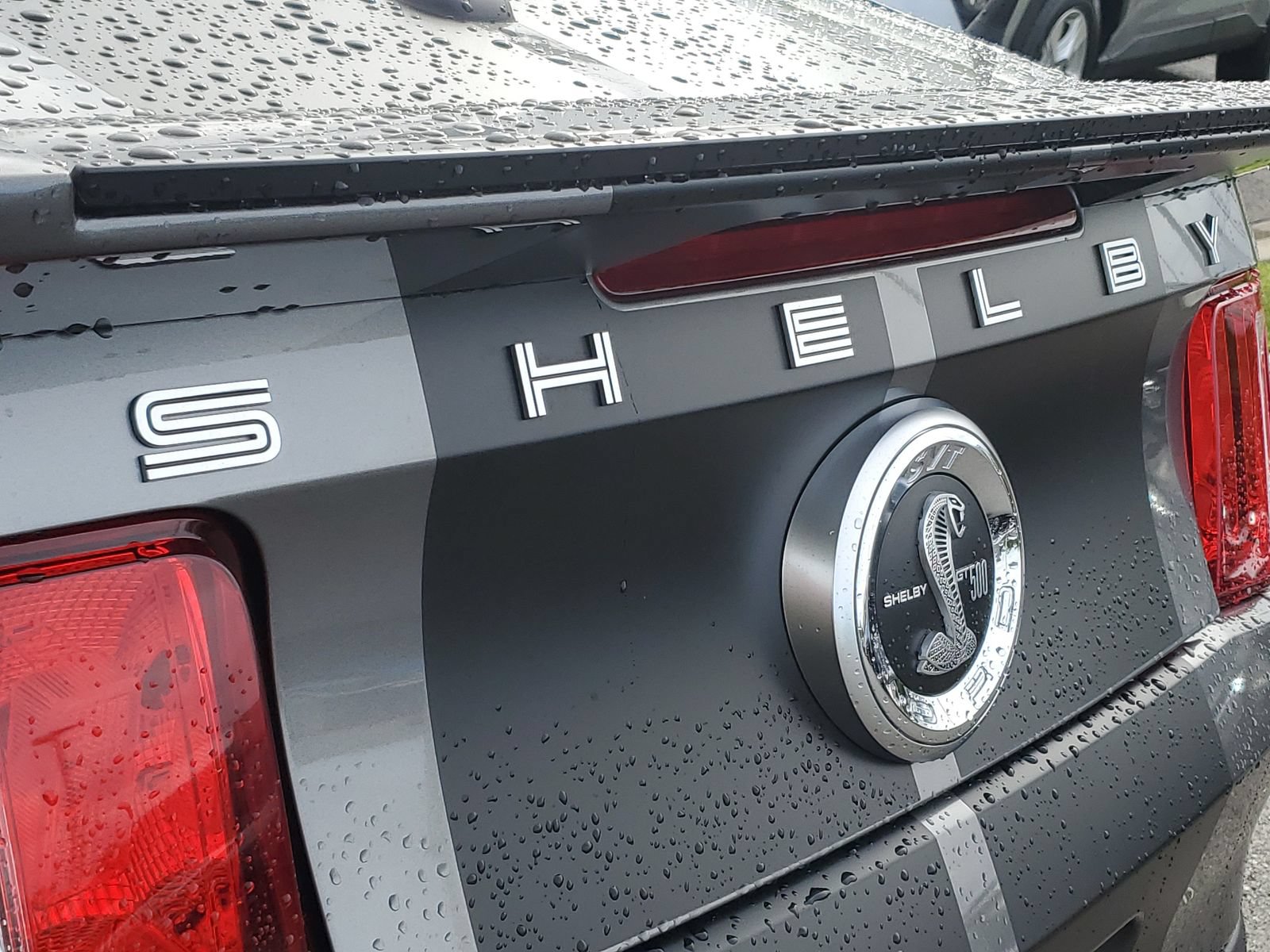 Used 2010 Ford Mustang Shelby GT500 RWD image 7