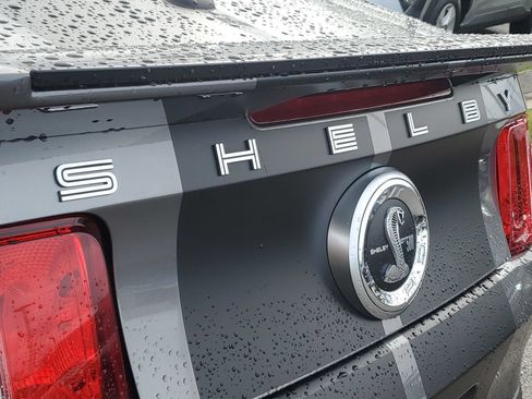 Used 2010 Ford Mustang Shelby GT500 RWD image 7