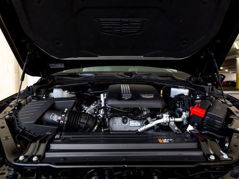 Used 2023 Cadillac CT4 Luxury w/ Sun And Sound Package image 32